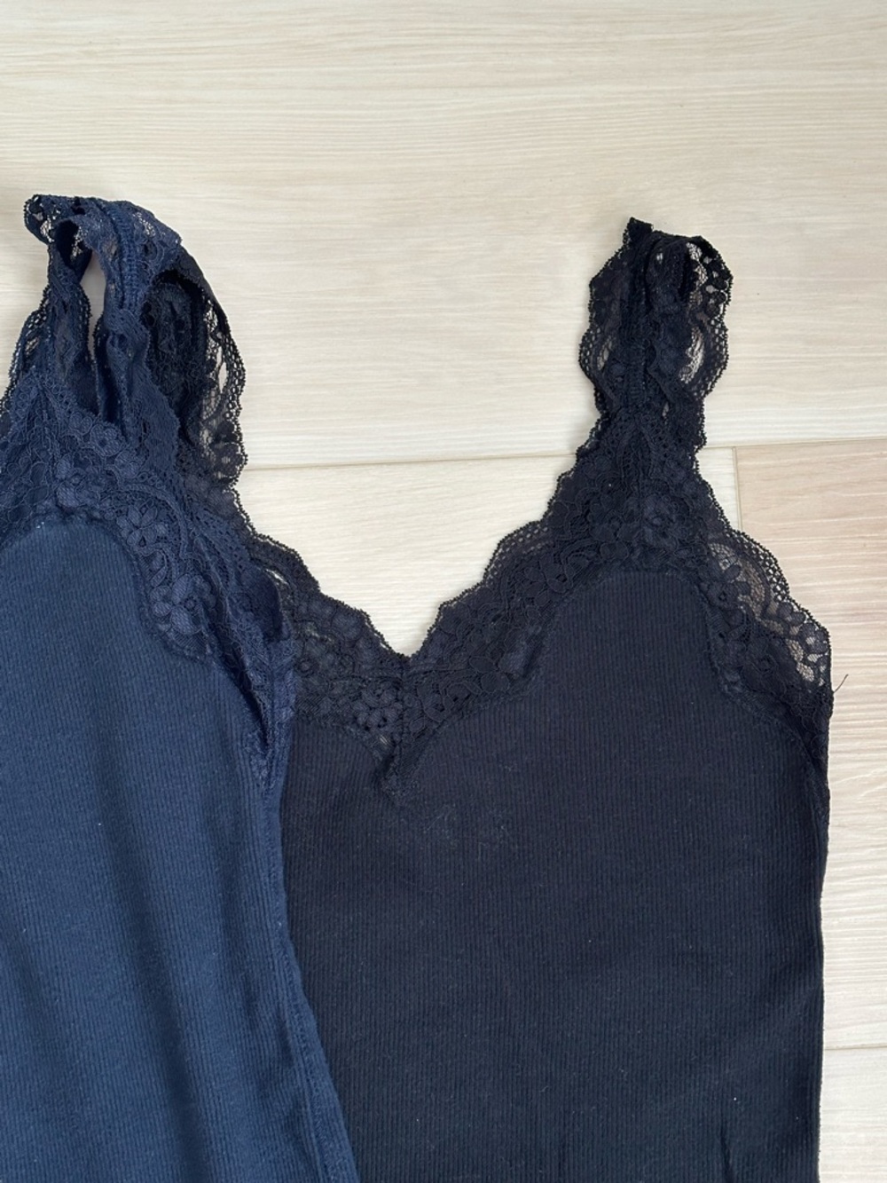 Abercrombie & Fitch Lace-Trim Ribbed Tank Tops - White, Navy, Black - Size Small - Picture 5 of 6